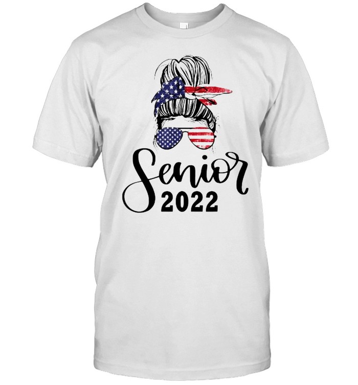 Girls Senior 2022 Class of 22 Messy Bun Seniors American Flag T- Classic Men's T-shirt