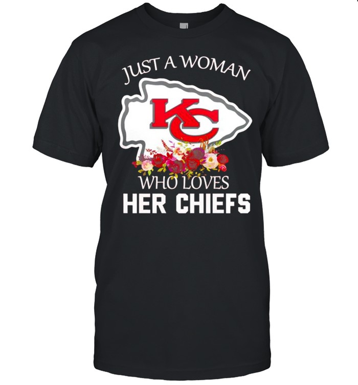 Just a woman who loves her Chiefs shirt Classic Men's T-shirt