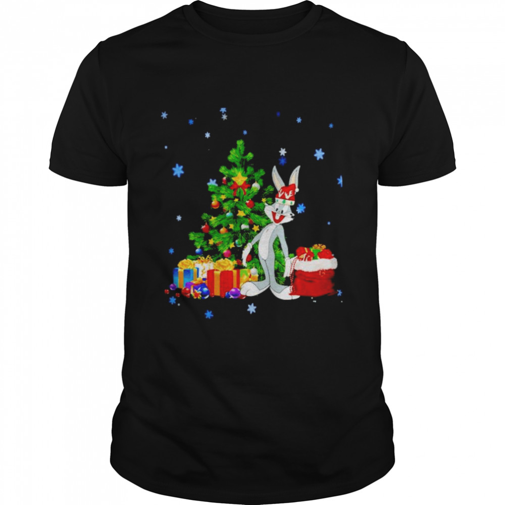 bugs Bunny with Christmas tree shirt Classic Men's T-shirt
