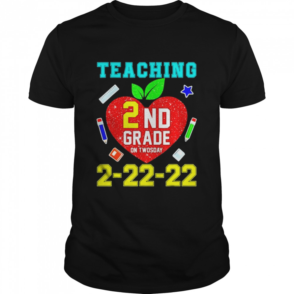Teaching Kindergarten Grade On Twosday 2 22 22 22nd Teachers shirt Classic Men's T-shirt
