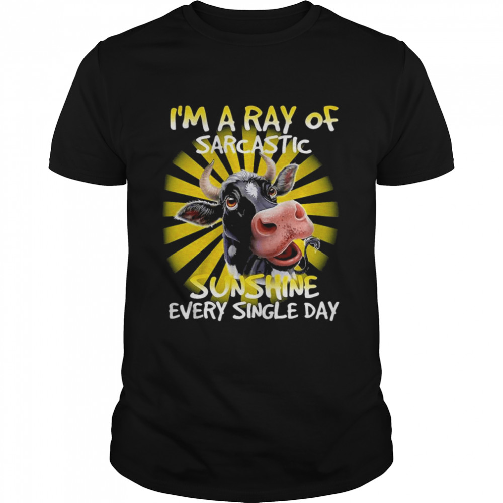 Cow I’m A Ray Of Sarcastic Sunshine Every Single Day  Classic Men's T-shirt